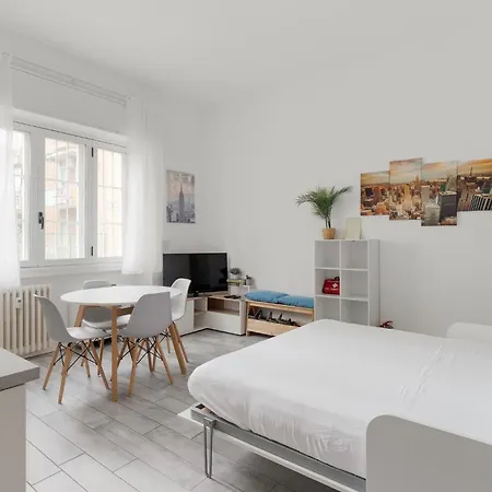 Guesthost - Comfy & Lovely Studio-apartment Διαμέρισμα Μιλάνο